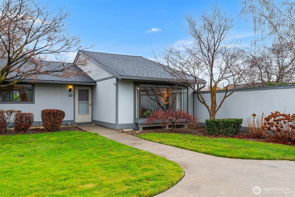 Photo of 1310 Castlerock Avenue #30, Wenatchee, WA 98801 (MLS # 2460441)