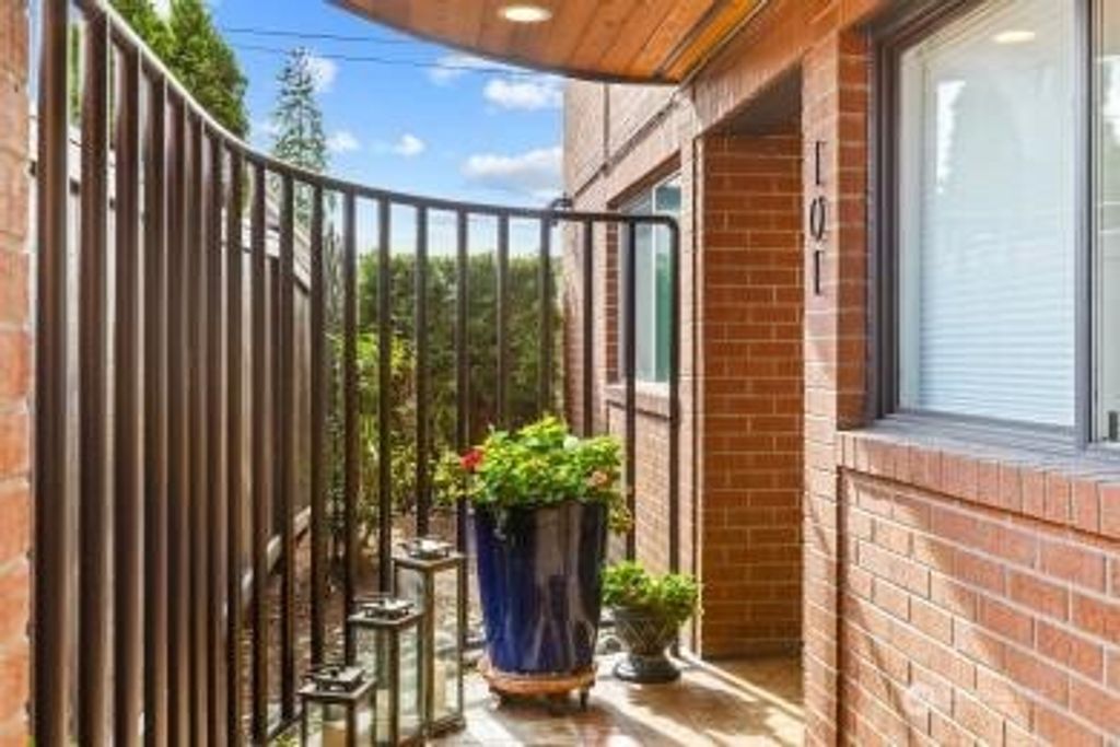 Photo of 311 S 2nd Street #101, Kirkland, WA 98033 (MLS # 2490168)