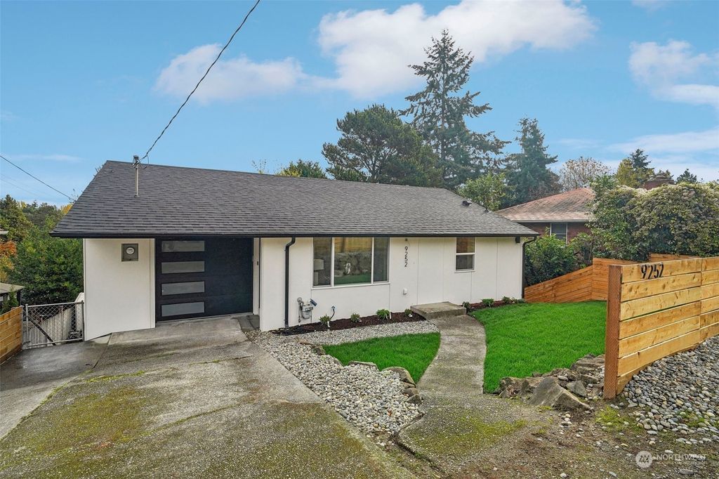 Photo of 9252 9th Avenue NW, Seattle, WA 98117 (MLS # 2307598)