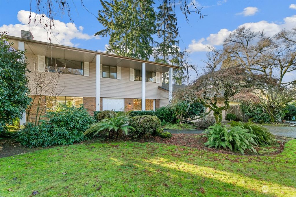 Photo of 12913 SE 68th Street, Bellevue, WA 98006 (MLS # 2026559)