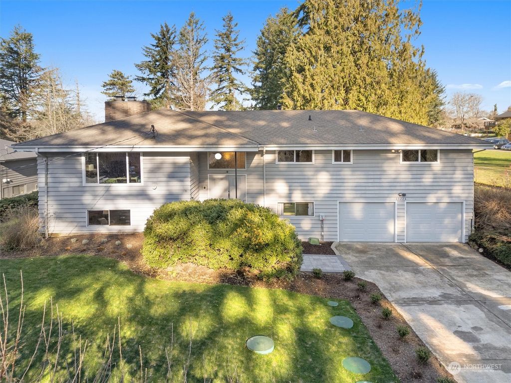 Photo of 13224 SE 230th Street, Kent, WA 98042 (MLS # 2326668)