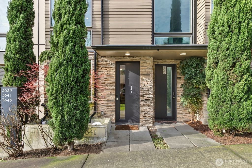 Photo of 3641 Dayton Avenue N, Seattle, WA 98103 (MLS # 2477086)