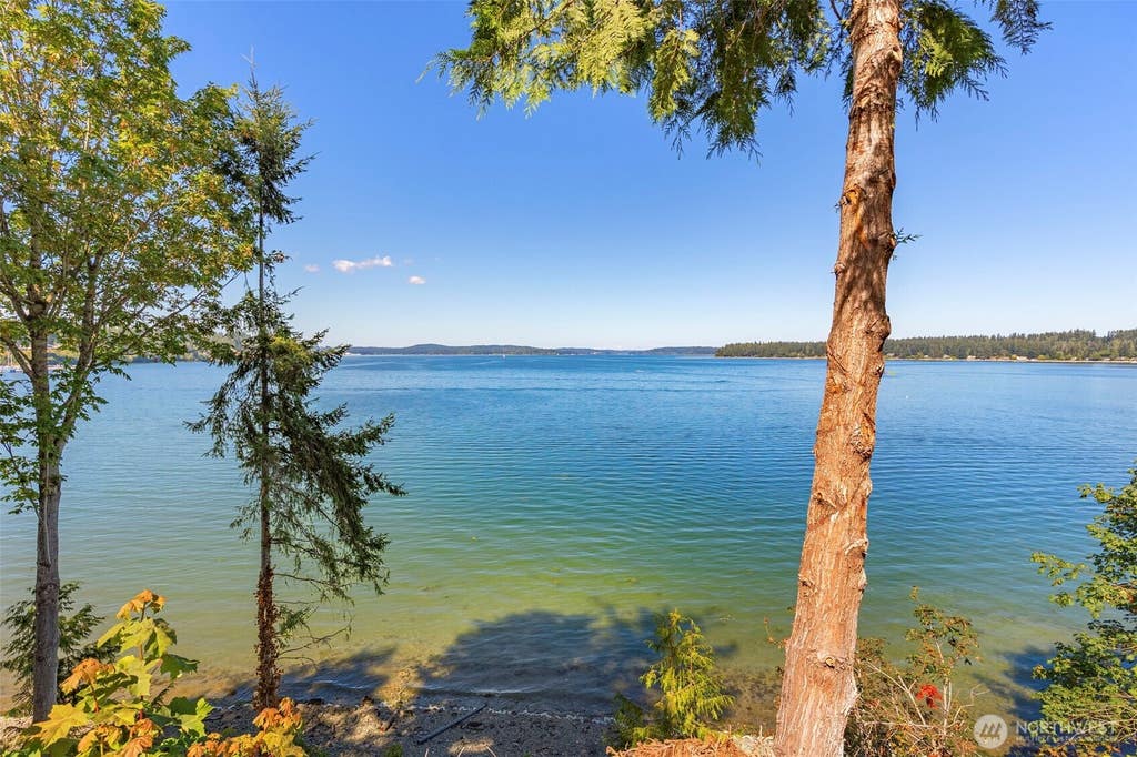 Photo of 9170 NE Utah Street, Bremerton, WA 98311 (MLS # 2572892)