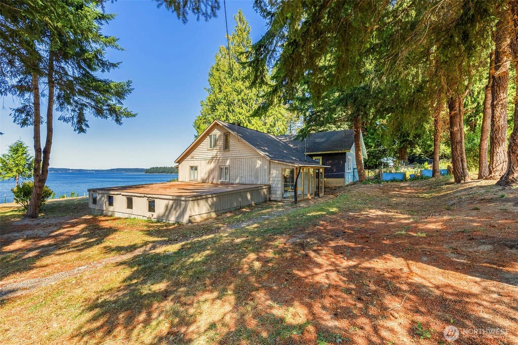 Photo of 9170 NE Utah Street, Bremerton, WA 98311 (MLS # 2572892)