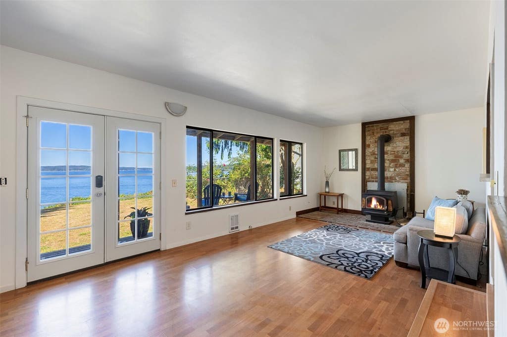 Photo of 9170 NE Utah Street, Bremerton, WA 98311 (MLS # 2572892)