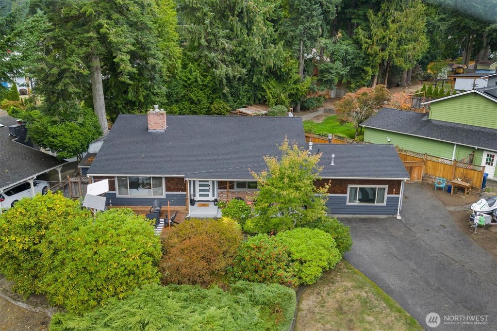 Photo of 16704 NE 97th Street, Redmond, WA 98052 (MLS # 2440119)