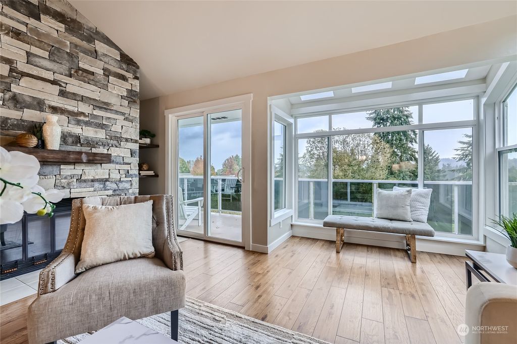 Photo of 15670 NE 70th Court #6, Redmond, WA 98052 (MLS # 2301673)