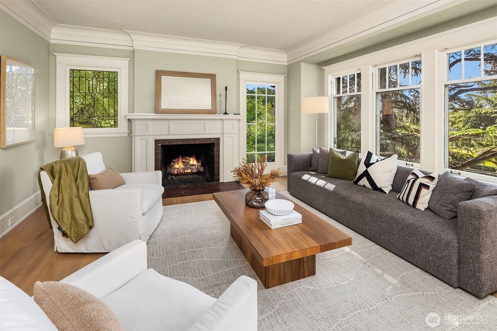 Photo of 1618 Lakeview Boulevard E, Seattle, WA 98102 (MLS # 2374423)