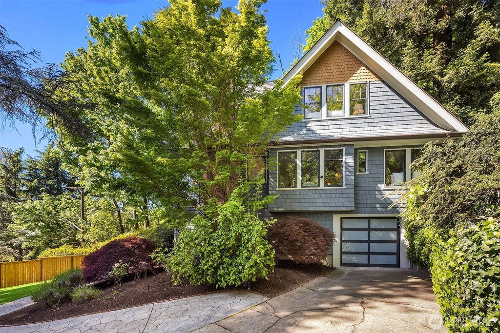 Photo of 1618 Lakeview Boulevard E, Seattle, WA 98102 (MLS # 2374423)