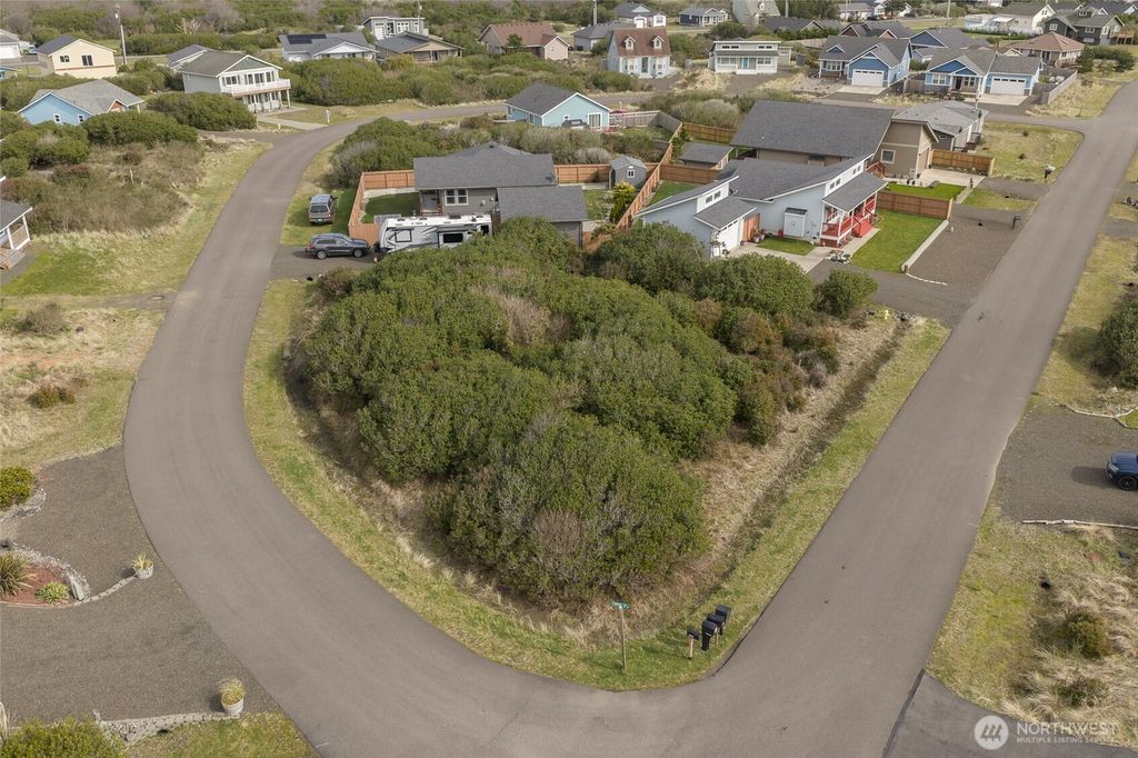 Photo of 1240 Storm King Avenue SW, Ocean Shores, WA 98569 (MLS # 2496491)
