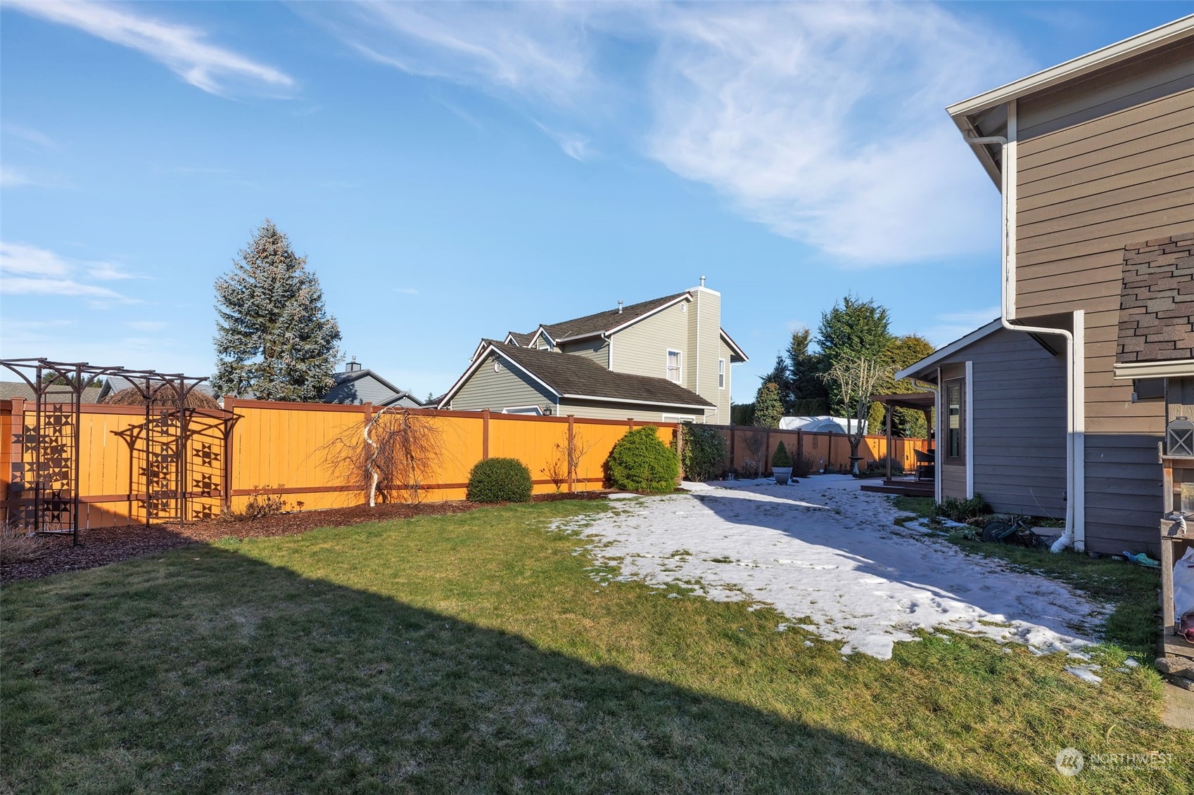 EnumcLaw, Washington 98022, United States, 3 Bedrooms Bedrooms, ,3 BathroomsBathrooms,Residential,Pending,7784