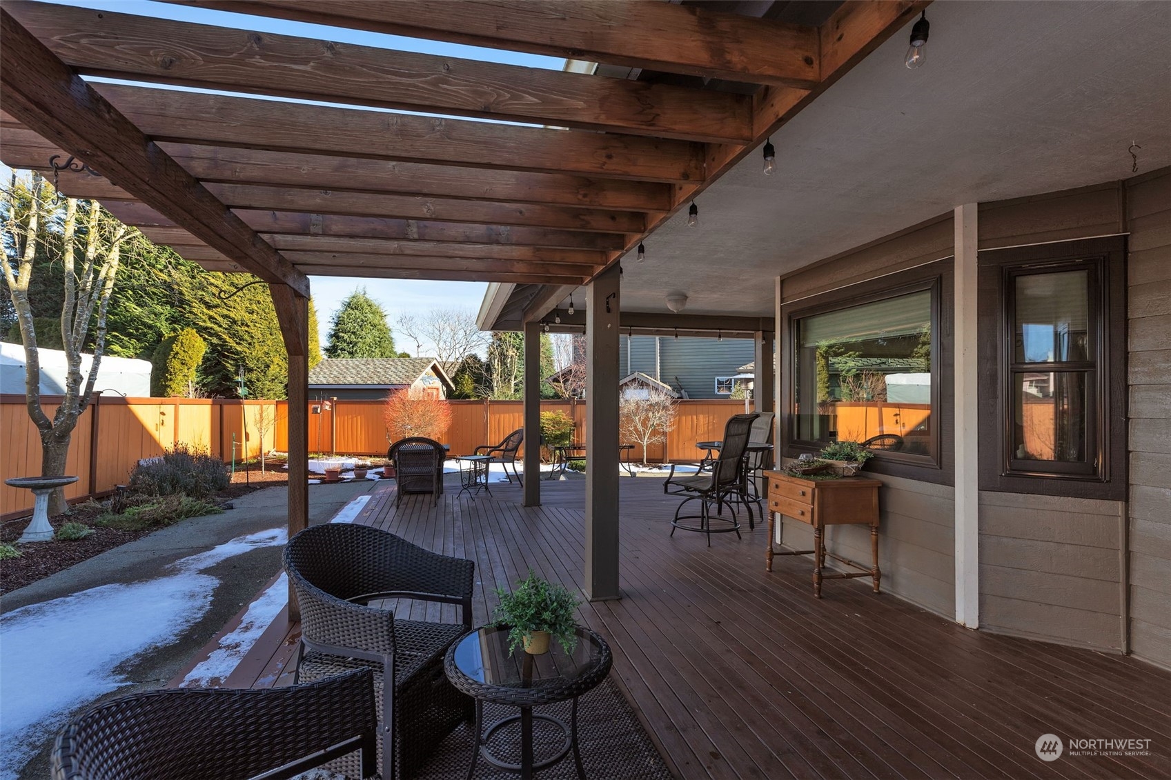 EnumcLaw, Washington 98022, United States, 3 Bedrooms Bedrooms, ,3 BathroomsBathrooms,Residential,Pending,7784