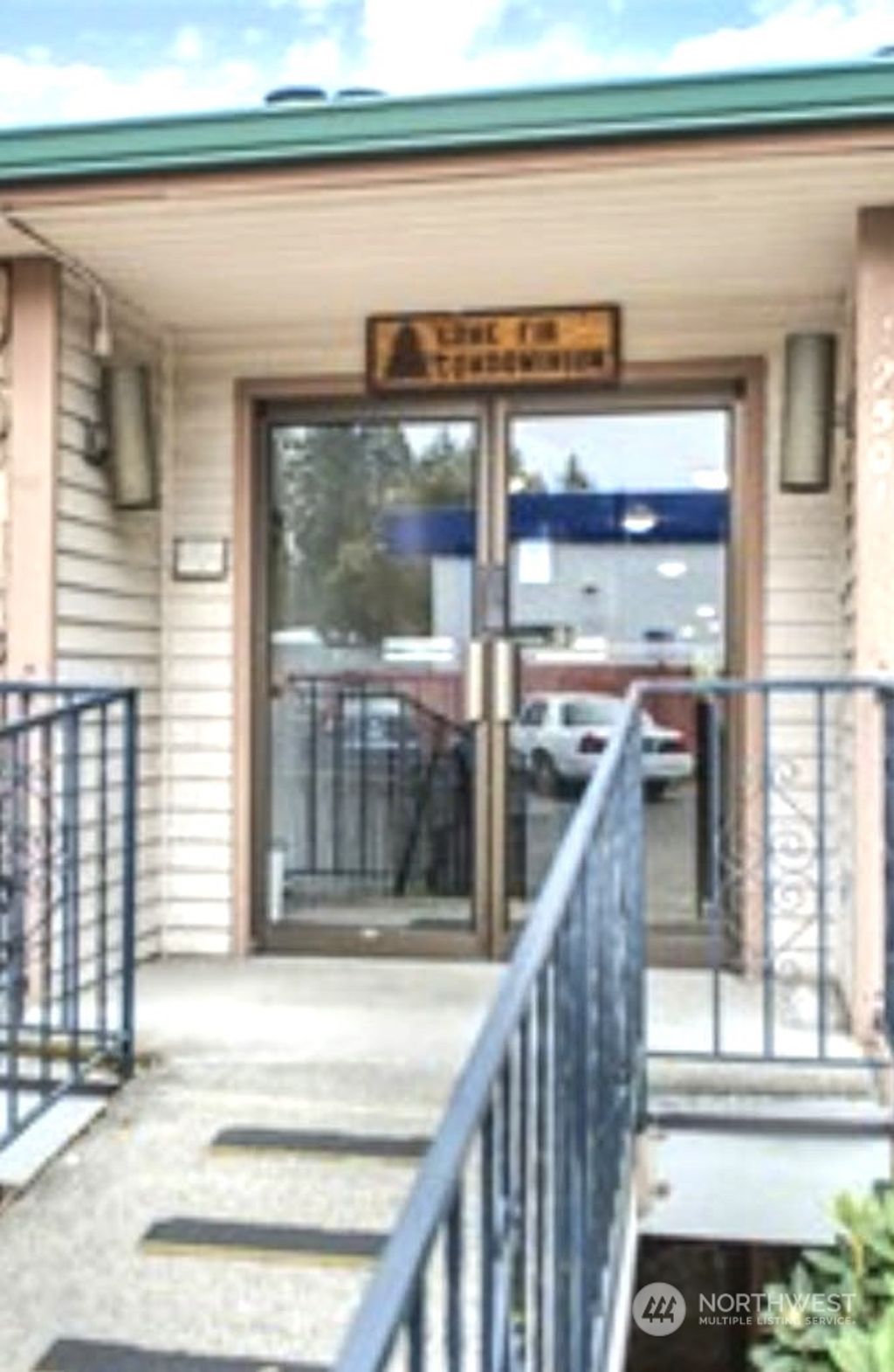 Photo of 12501 17th Avenue NE #H, Seattle, WA 98125 (MLS # 2150360)