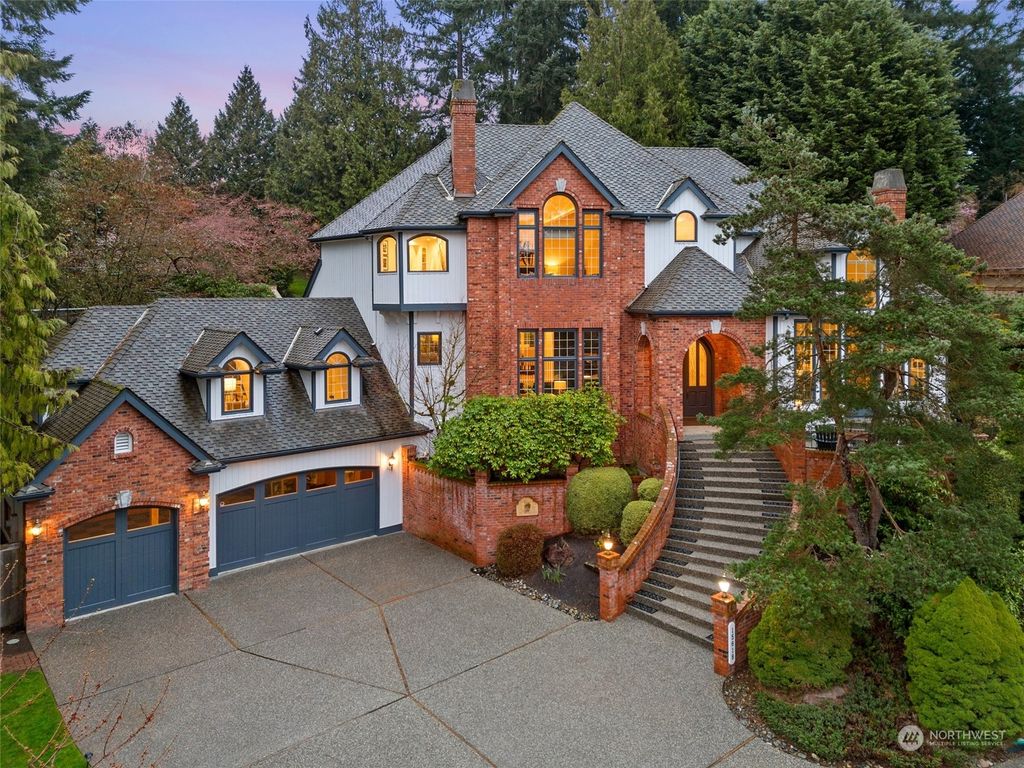 Photo of 15618 NE 173rd St St, Woodinville, WA 98072 (MLS # 2210343)