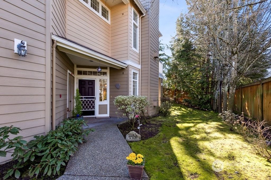 Photo of 4325 NE 5th Court #106, Renton, WA 98059 (MLS # 2203716)