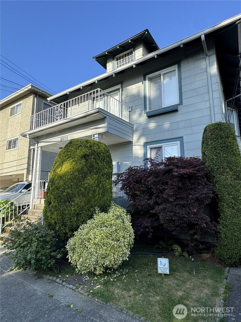 2258 14th Avenue W