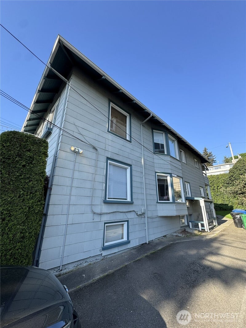 2258 14th Avenue W