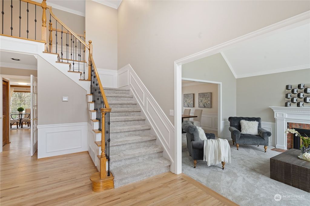 Photo of 17046 SE 47th Court, Bellevue, WA 98006 (MLS # 2190882)