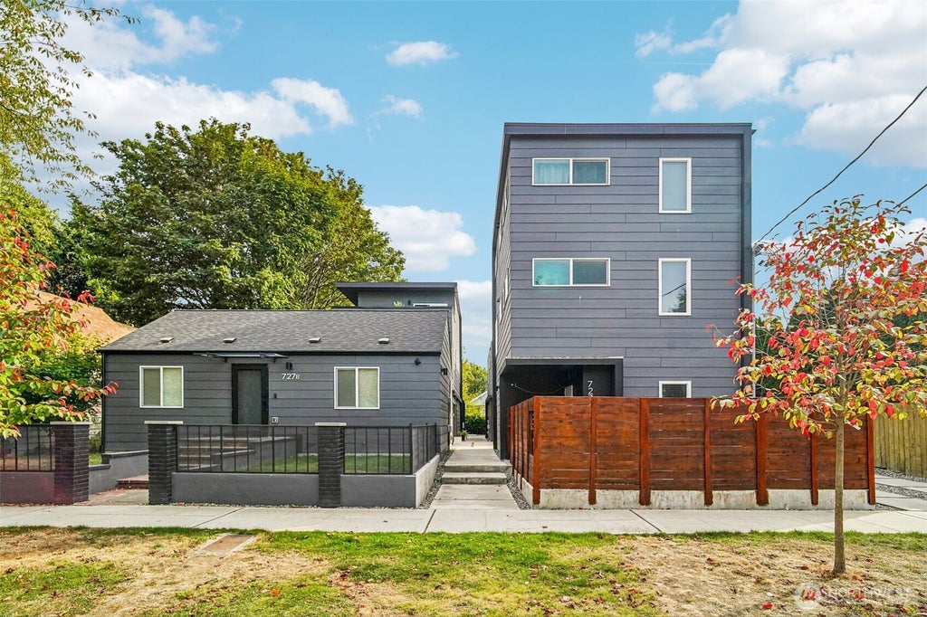 Photo of 731 S Southern Street #6, Seattle, WA 98108 (MLS # 2583384)