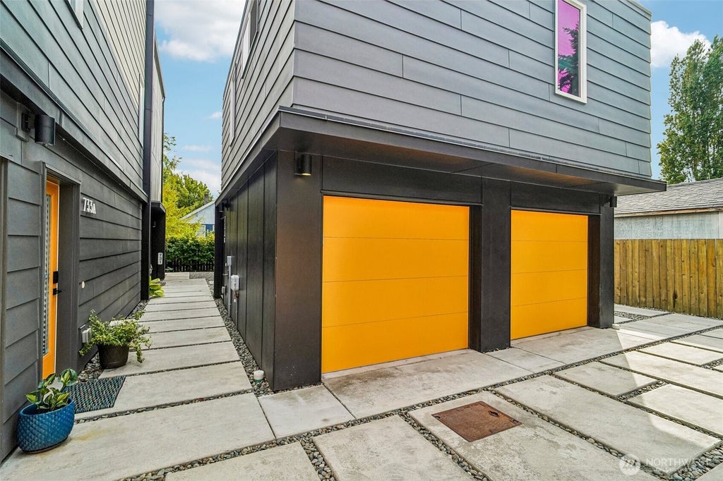 Photo of 731 S Southern Street #6, Seattle, WA 98108 (MLS # 2583384)