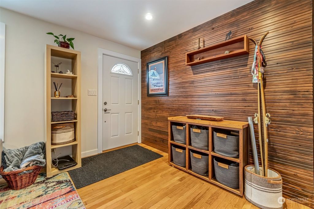 Photo of 16832 Palatine Avenue N, Shoreline, WA 98133 (MLS # 2055755)