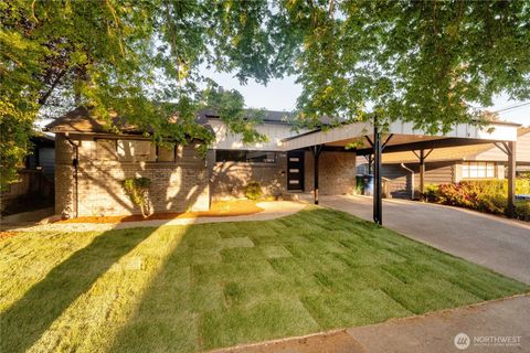 Photo of 7210 Seward Park Avenue S, Seattle, WA 98118 (MLS # 2515832)