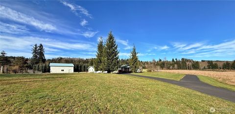 Photo of 104 Maulwee Drive, Silver Creek, WA 98585 (MLS # 2507712)