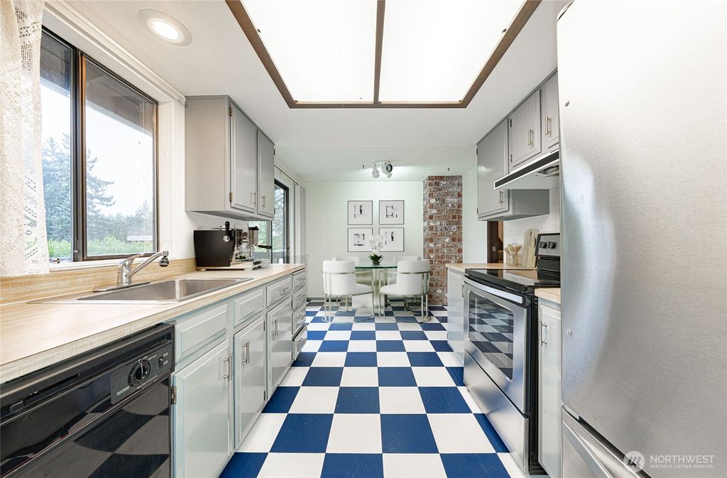 Photo of 24622 130th Avenue SE, Kent, WA 98031 (MLS # 2465930)