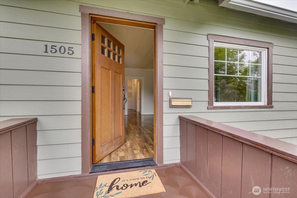 Photo of 1505 Lombard Avenue, Everett, WA 98201 (MLS # 2520438)