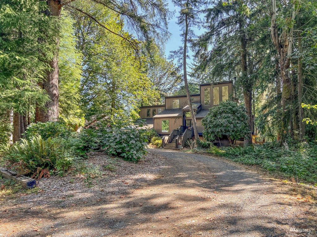 Photo of 700 Riverside Drive SE, North Bend, WA 98045 (MLS # 1992694)