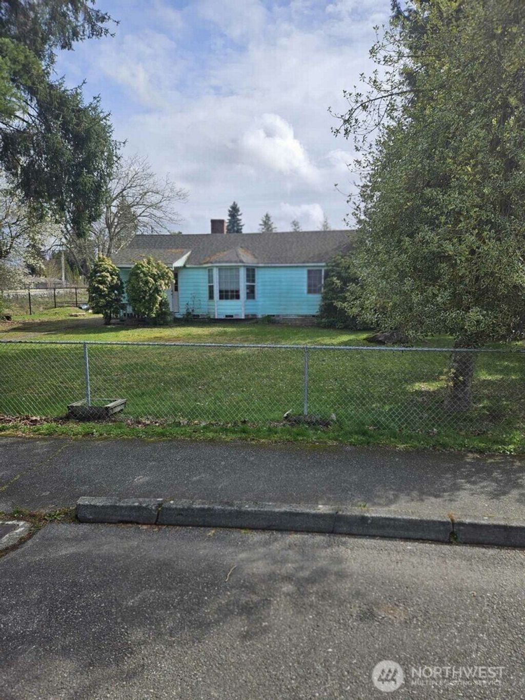 Photo of 17417 Spruce Way, Lynnwood, WA 98037 (MLS # 2498172)