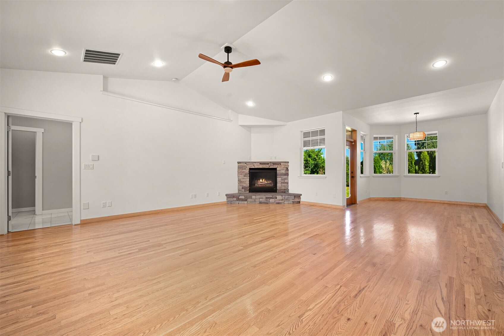735 N 8th Street
