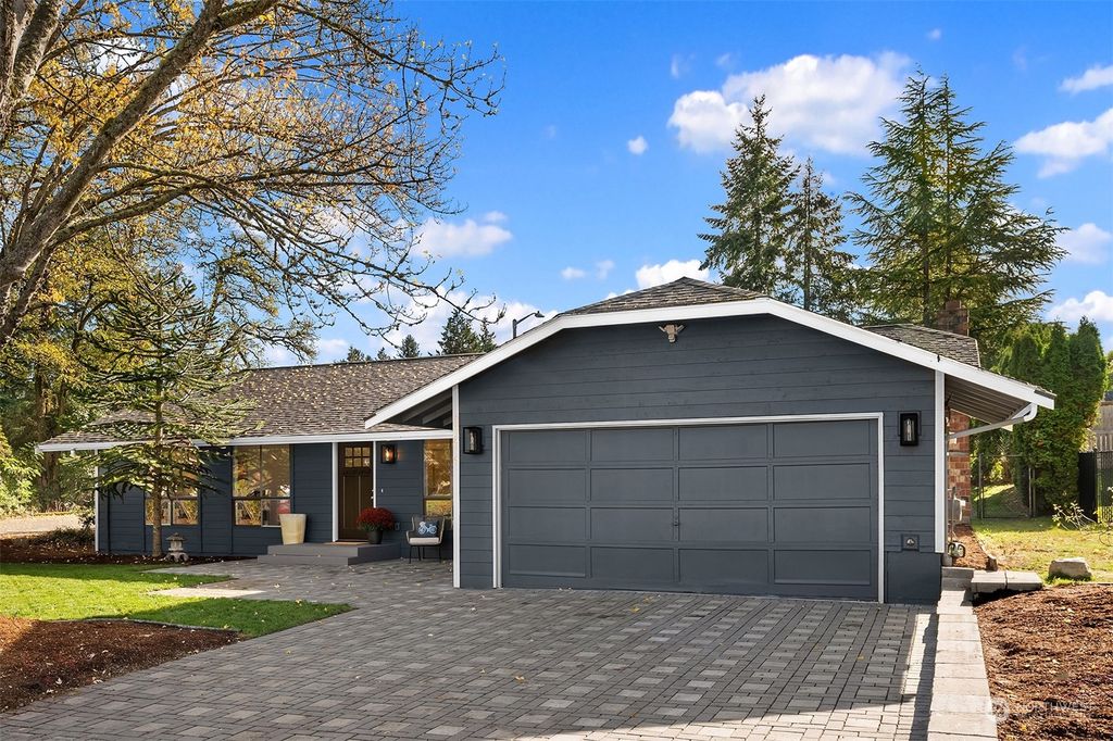 Photo of 14819 NE 70th Court, Redmond, WA 98052 (MLS # 2303757)