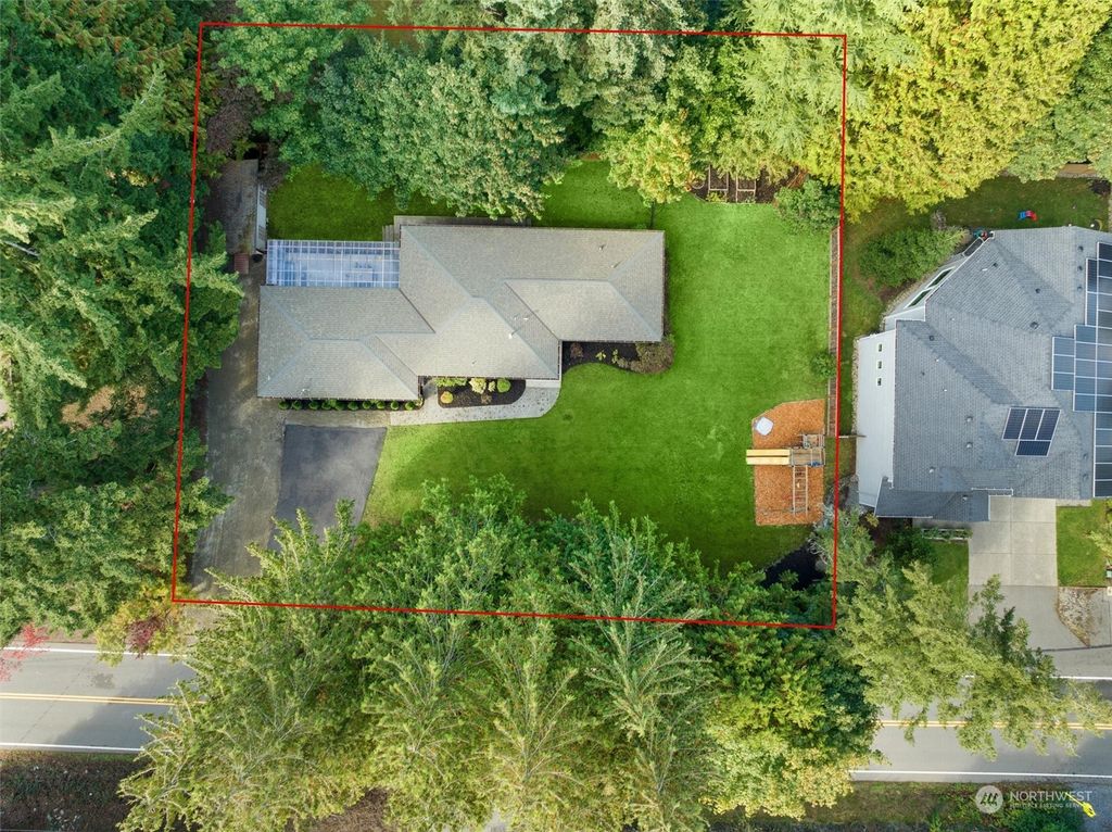 Photo of 6300 NE Arrowhead Drive, Kenmore, WA 98028 (MLS # 2169077)