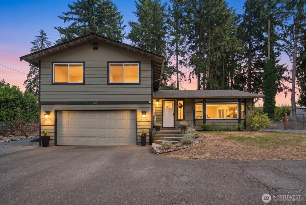 Photo of 5519 43rd Avenue E, Tacoma, WA 98443 (MLS # 2559902)