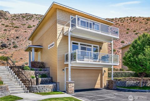 Photo of 9349 NW Canyon Drive, Quincy, WA 98848 (MLS # 2519571)