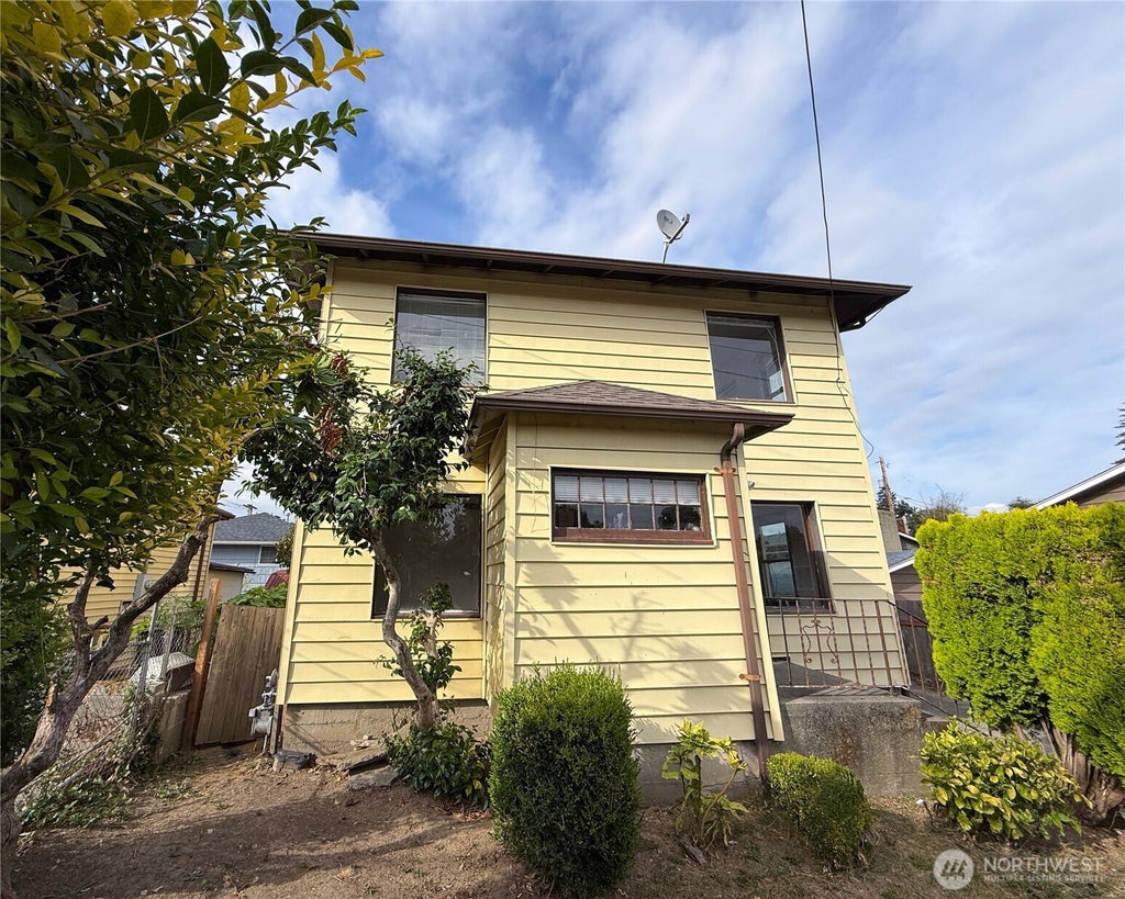 Photo of 4210 S Holly Street, Seattle, WA 98118 (MLS # 2582451)