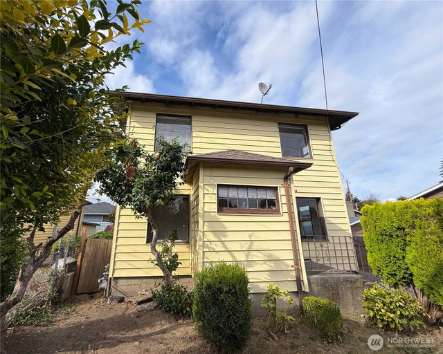 4210 S Holly Street, Seattle