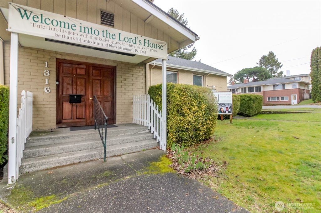 Photo of 1316 SW Holden Street, Seattle, WA 98106 (MLS # 2588810)
