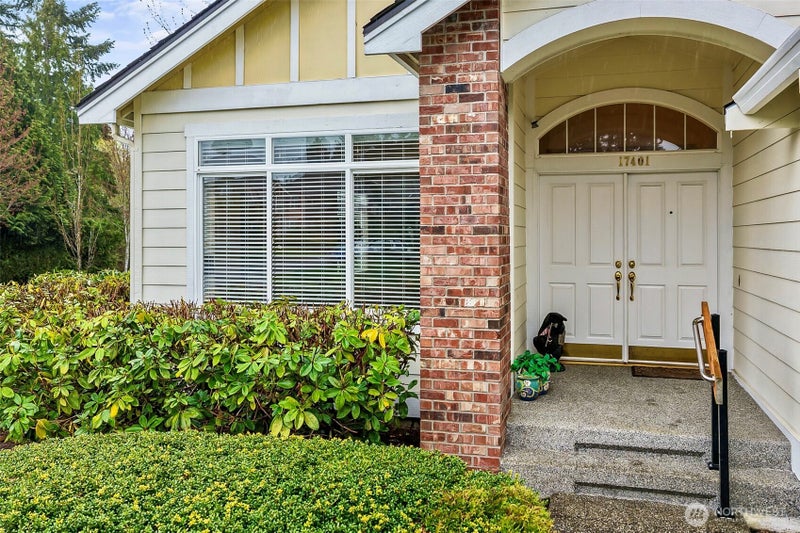 17401 33rd Drive SE