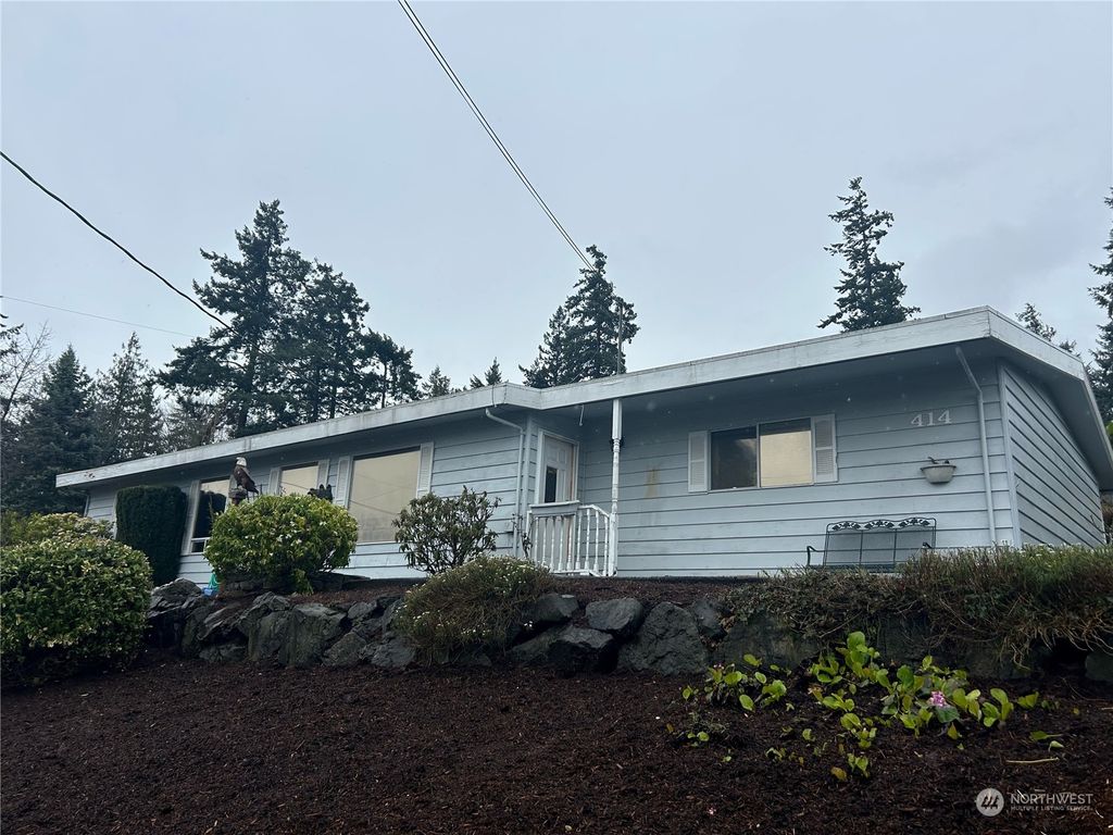 Photo of 414 7th Avenue N, Edmonds, WA 98020 (MLS # 2207692)