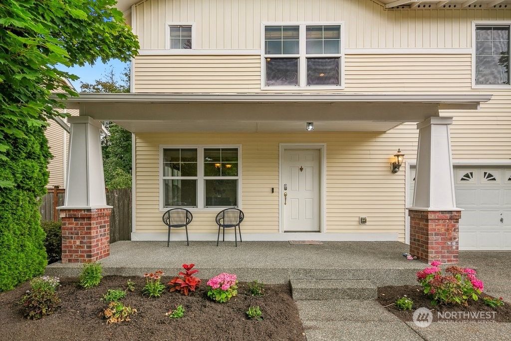 Photo of 24921 SE 18th Street, Sammamish, WA 98075 (MLS # 2271991)