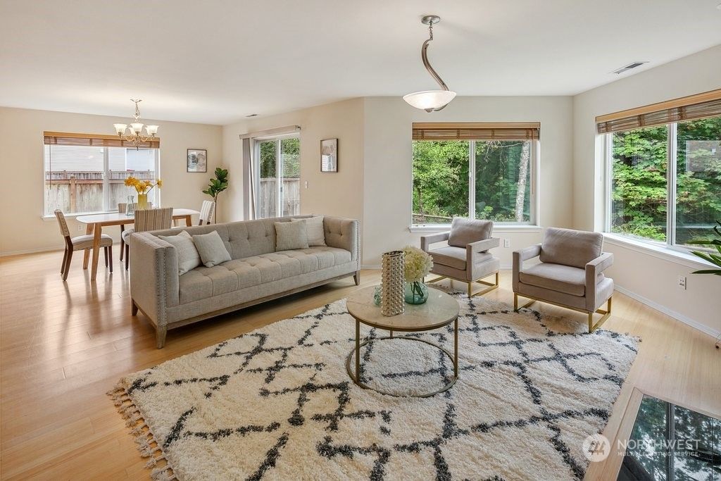 Photo of 24921 SE 18th Street, Sammamish, WA 98075 (MLS # 2271991)