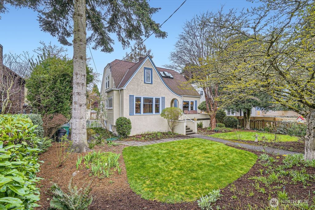Photo of 6843 Ravenna Avenue NE, Seattle, WA 98115 (MLS # 2354594)
