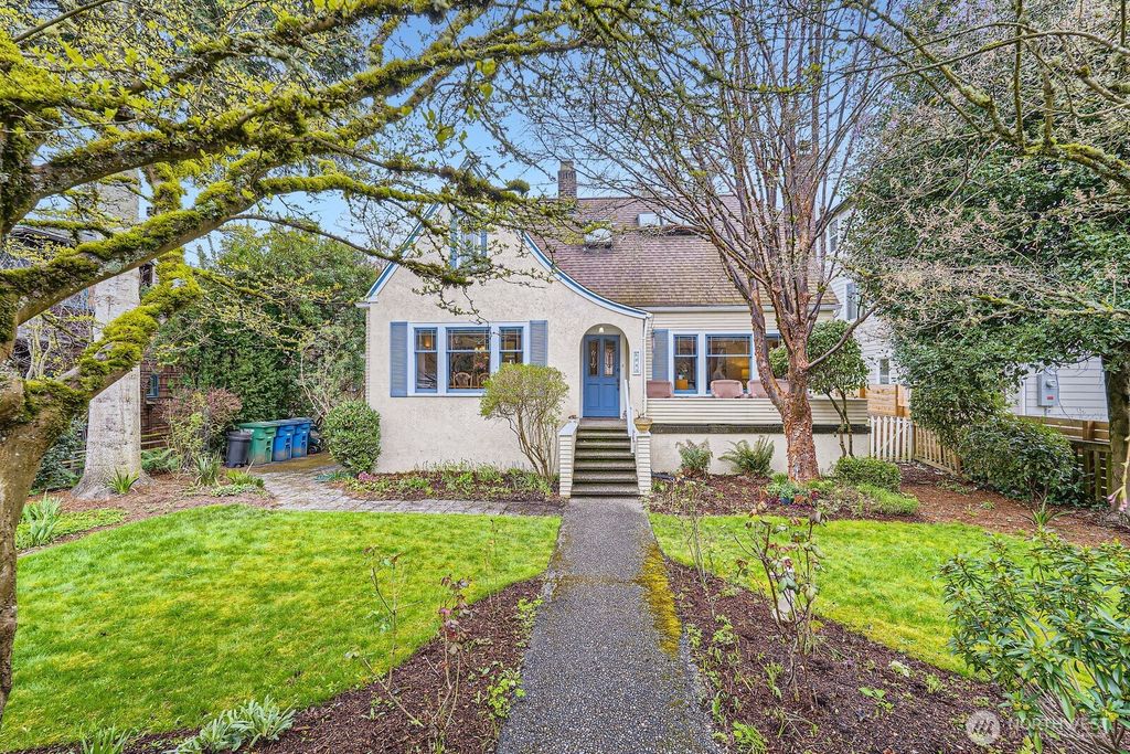 Photo of 6843 Ravenna Avenue NE, Seattle, WA 98115 (MLS # 2354594)