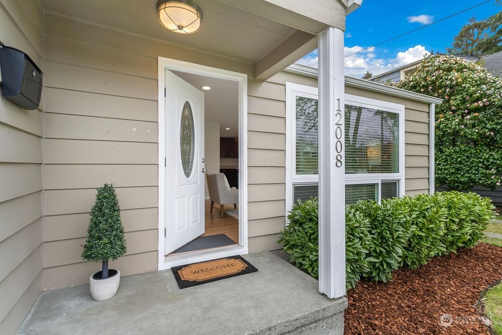 Photo of 12008 Dayton Avenue N, Seattle, WA 98133 (MLS # 2048589)