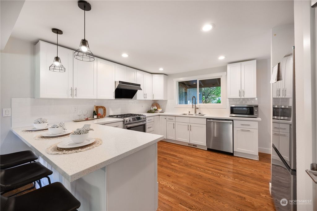 Photo of 10217 163rd Avenue NE, Redmond, WA 98052 (MLS # 2287295)