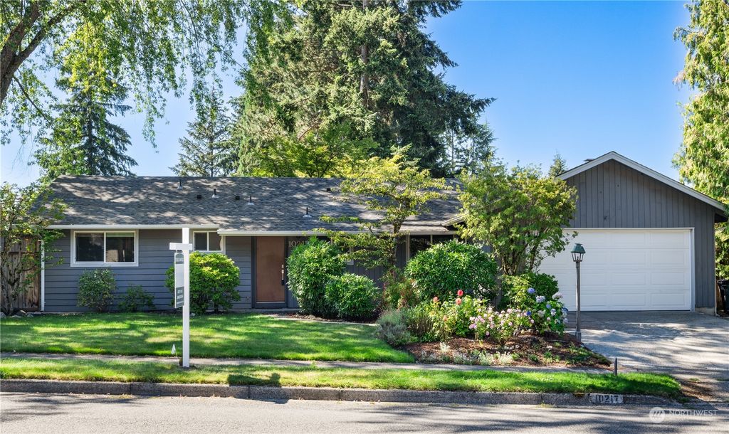Photo of 10217 163rd Avenue NE, Redmond, WA 98052 (MLS # 2287295)