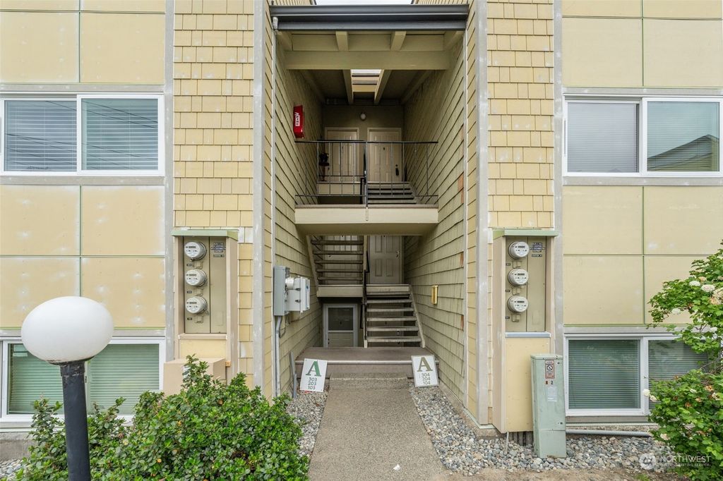 Photo of 2020 Grant Ave S Ave #A304, Renton, WA 98055 (MLS # 2235073)