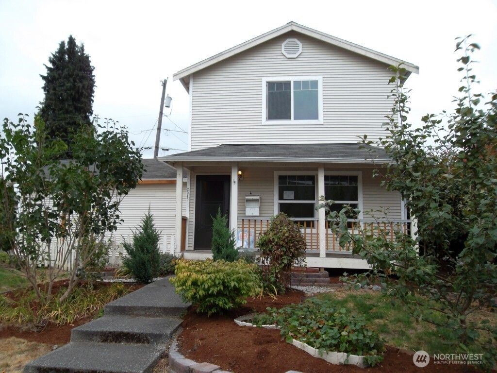 Photo of 2515 Summit Avenue, Everett, WA 98201 (MLS # 2361202)